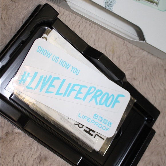 Life proof Nuud phone case for iPhone 6s Plus. - Picture 2 of 3